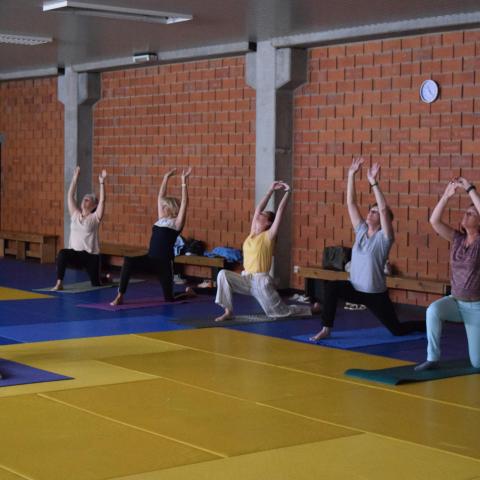 YOGA donderdag 10u-11u (voorjaar25) © sport plus vzw